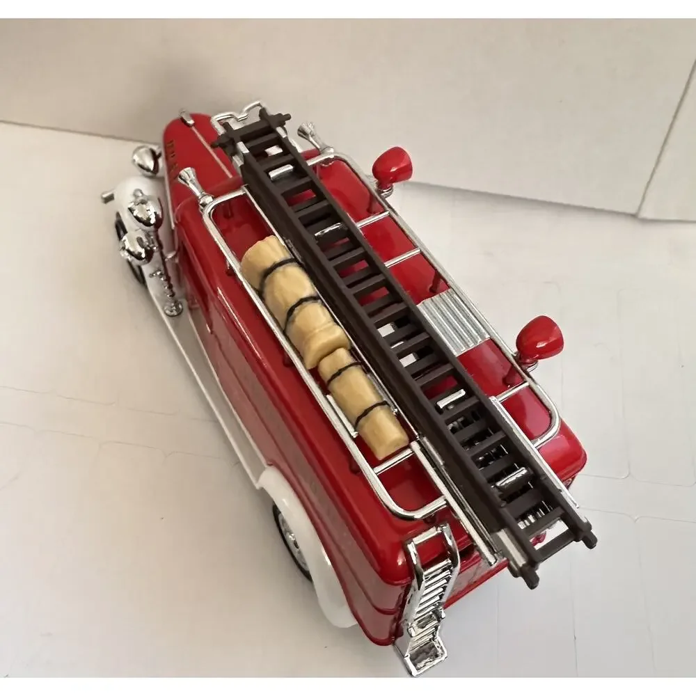 A19 Matchbox Models of Yesteryear Fire Engine Series 1937 GMC Rescue Squad New